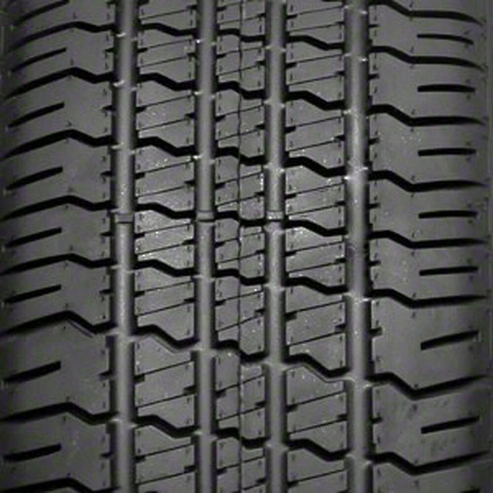 Goodyear Eagle Gt Ii 285/50R20 111H Tire Fits: 2013-14 GMC Yukon XL 1500 Denali, 2013-14 GMC Yukon Denali - Image 2
