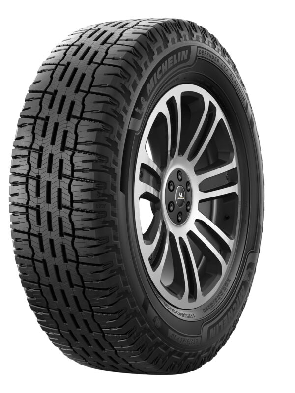 Michelin Defender LTX Platinum All-Season LT265/60R20/E 121/118S Tire